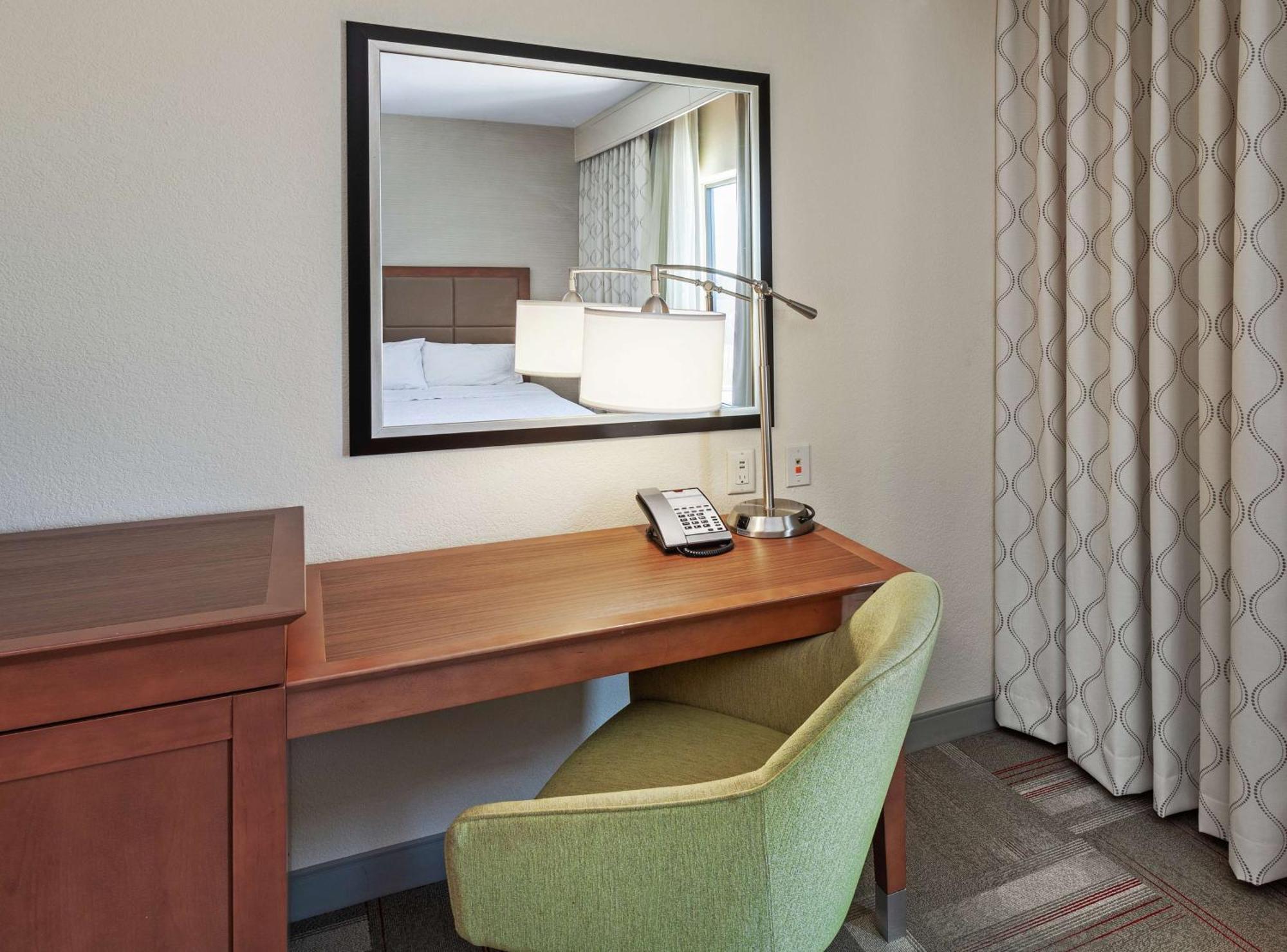 Hampton Inn & Suites Claremore Экстерьер фото